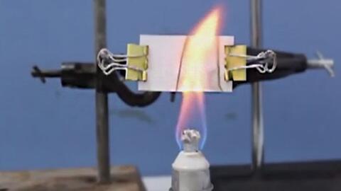 中國造“最強墻紙”,一遇火災(zāi)兩秒就報警,還耐火燒